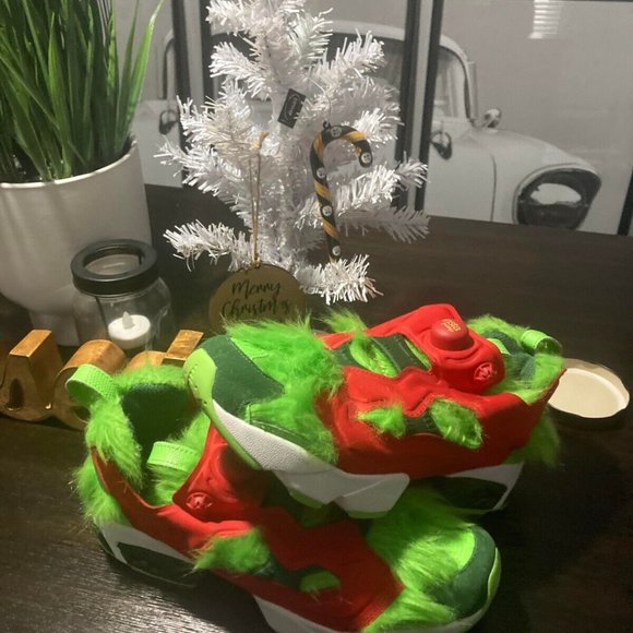 Mens Reebok Instapump Fury CV Green The Grinch Christmas Sneakers Shoes - NICE!! - Picture 2 of 4